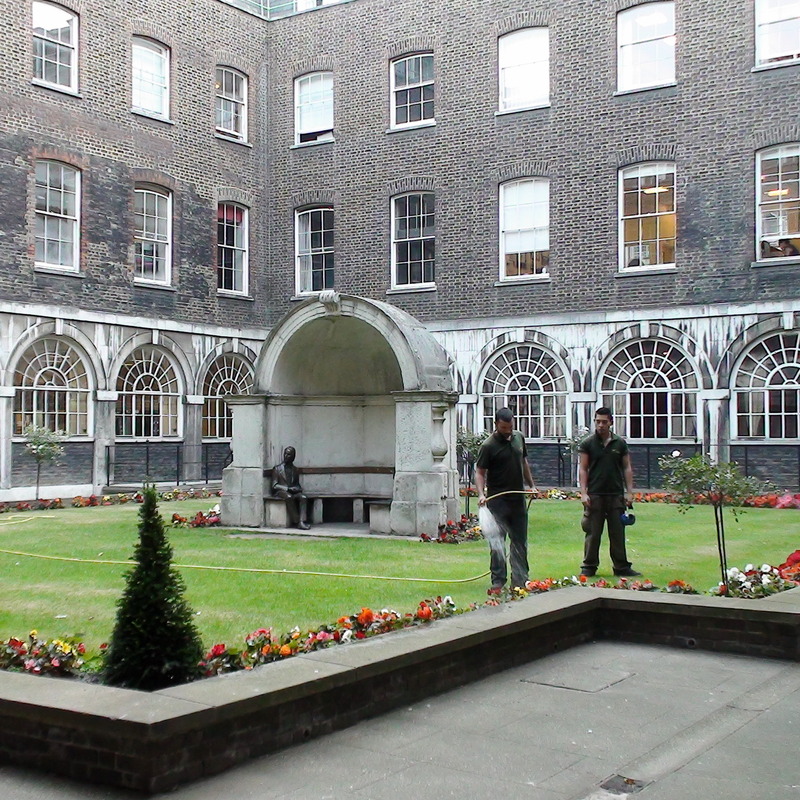 Keats statue at Guy's Hospital London Remembers, Aiming to capture