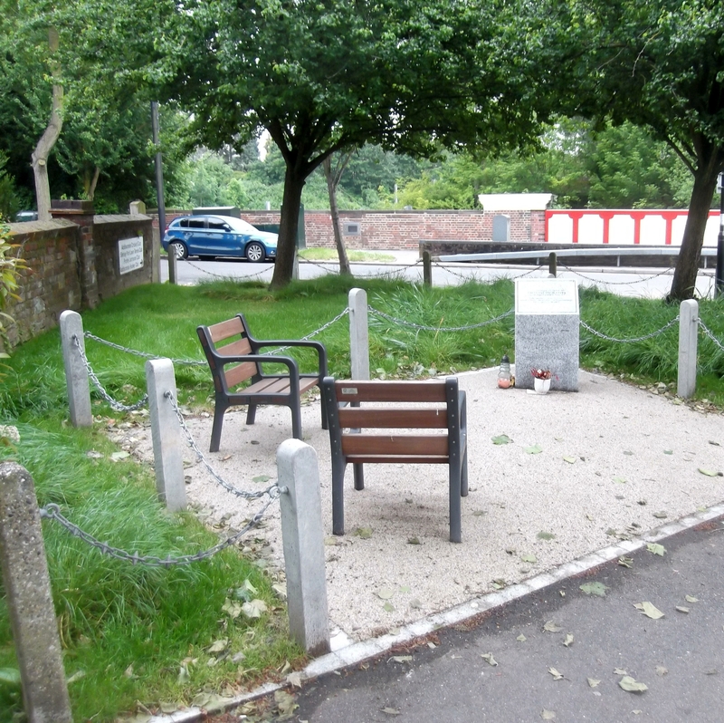 Croydon Tram Derailment Sandilands London Remembers, Aiming to