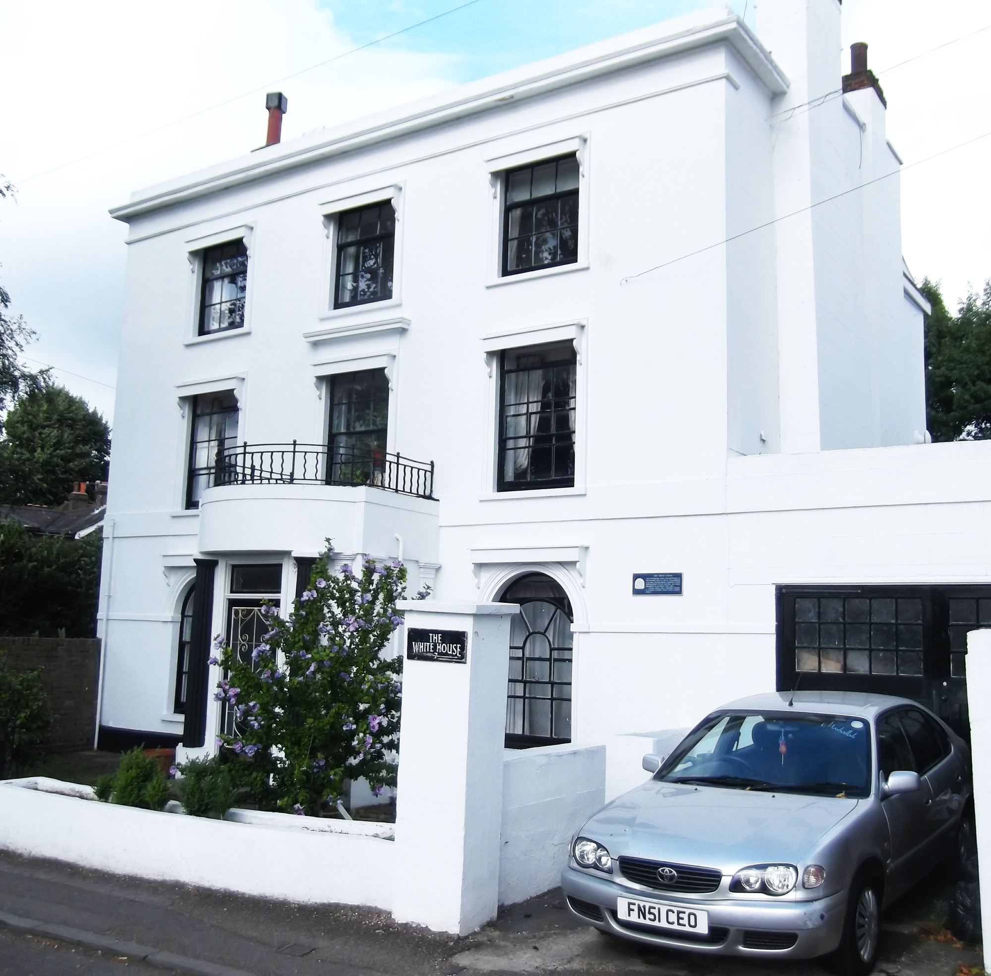 The White House, Mitcham