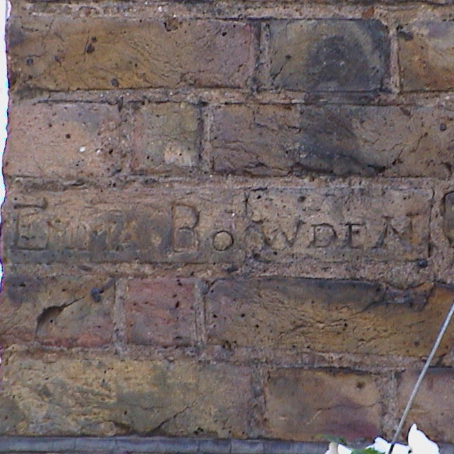 Emma Bowden London Remembers, Aiming to capture all memorials in London