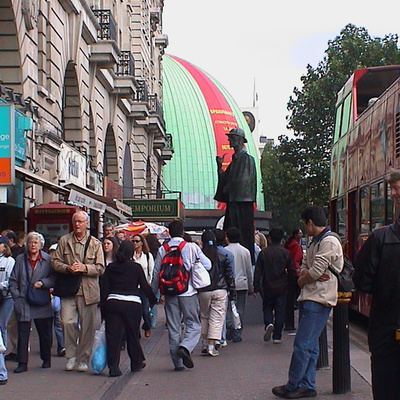 Sherlock Holmes statue