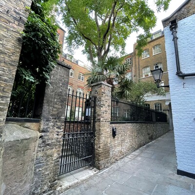 Blackfriars Priory at Church Entry