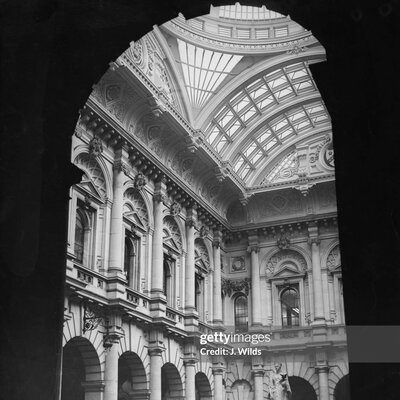 Queen Victoria - Royal Exchange - lost