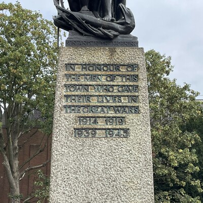 Kingston war memorial - WW2